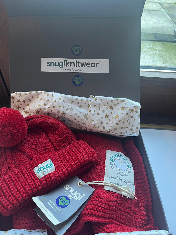 Bobble Hat and Blanket Bundle, 2pc Gift Set