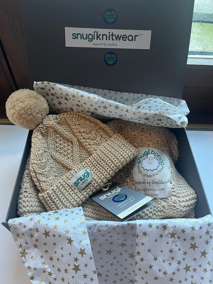 Bobble Hat and Blanket Bundle, 2pc Gift Set